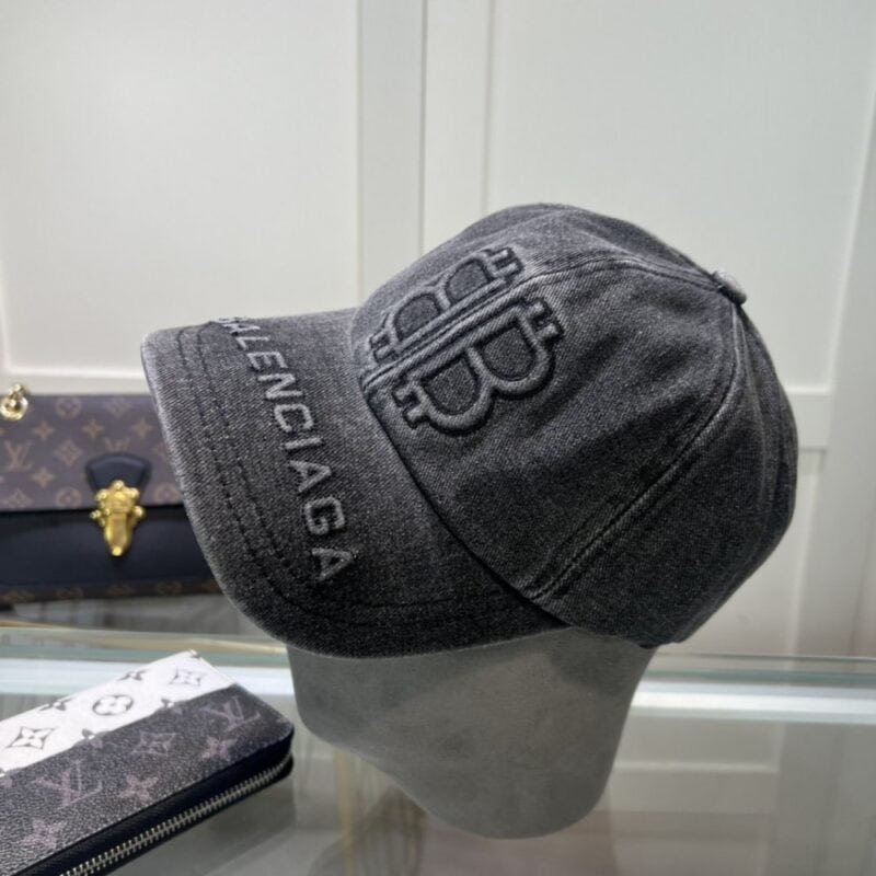 【AT2145】Balenciaga公式ウェブサイトの新商品。バレンシアガの新しいベースボールキャップ。在庫があるので、すぐに発送します🧢シンプルでスタイリッシュでとてもかわいい帽子！カップル用！