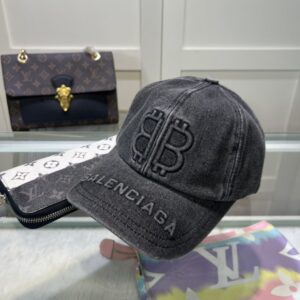 【AT2145】Balenciaga公式ウェブサイトの新商品。バレンシアガの新しいベースボールキャップ。在庫があるので、すぐに発送します🧢シンプルでスタイリッシュでとてもかわいい帽子！カップル用！