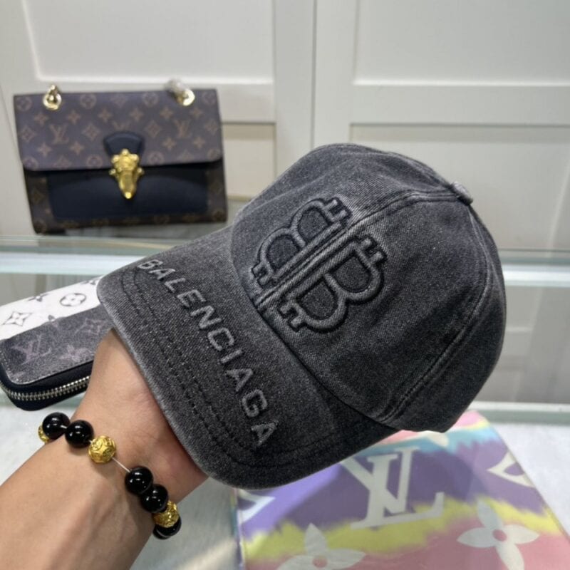 【AT2145】Balenciaga公式ウェブサイトの新商品。バレンシアガの新しいベースボールキャップ。在庫があるので、すぐに発送します🧢シンプルでスタイリッシュでとてもかわいい帽子！カップル用！