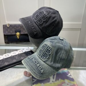 【AT2145】Balenciaga公式ウェブサイトの新商品。バレンシアガの新しいベースボールキャップ。在庫があるので、すぐに発送します🧢シンプルでスタイリッシュでとてもかわいい帽子！カップル用！