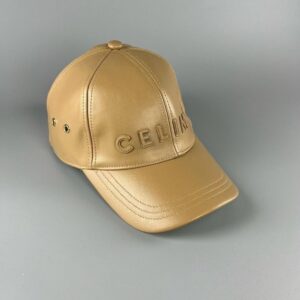 【AT2152】Celine セリーヌの新しいレザーベースボールキャップ。朝早く出勤する人に必須アイテムです。幅広いつばデザインで、顔を小さく見せます。洗練されたロゴで質感が満載です。