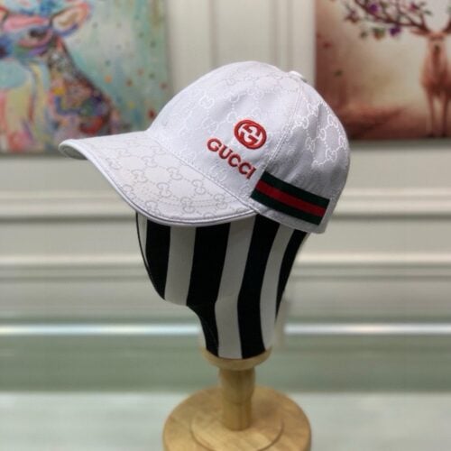 【AT2168】万年にわたるクラシックな商品の出荷！箱と布袋が付いています、Gucci（グッチ）のクラシックな野球帽😍😍 gucciの刺繍が施されており、キャンバス生地+最上級牛革、純綿裏地で、軽量で通気性があります！実物撮影、四季に合わせやすい男女兼用で、基本のヘッドサイズは56、貼り付け調節可能です。