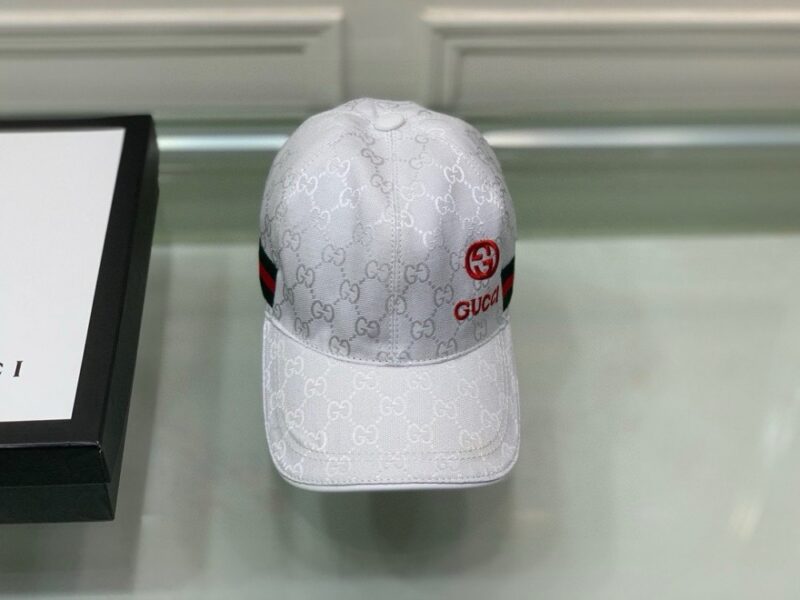 【AT2168】万年にわたるクラシックな商品の出荷！箱と布袋が付いています、Gucci（グッチ）のクラシックな野球帽😍😍 gucciの刺繍が施されており、キャンバス生地+最上級牛革、純綿裏地で、軽量で通気性があります！実物撮影、四季に合わせやすい男女兼用で、基本のヘッドサイズは56、貼り付け調節可能です。