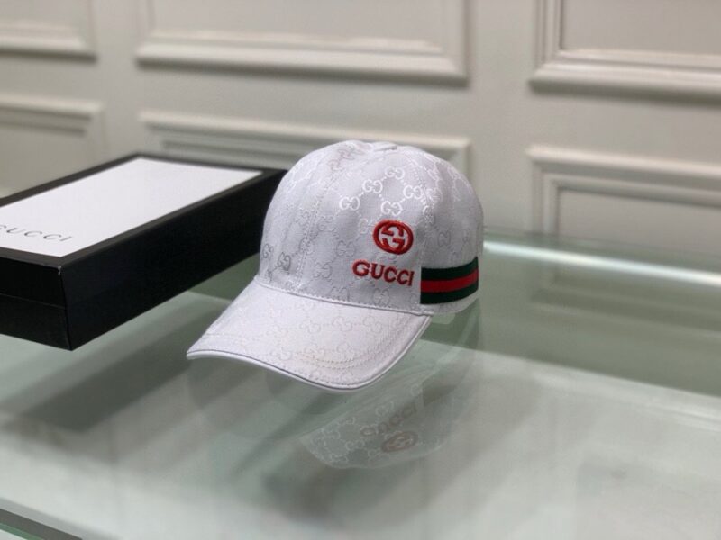 【AT2168】万年にわたるクラシックな商品の出荷！箱と布袋が付いています、Gucci（グッチ）のクラシックな野球帽😍😍 gucciの刺繍が施されており、キャンバス生地+最上級牛革、純綿裏地で、軽量で通気性があります！実物撮影、四季に合わせやすい男女兼用で、基本のヘッドサイズは56、貼り付け調節可能です。