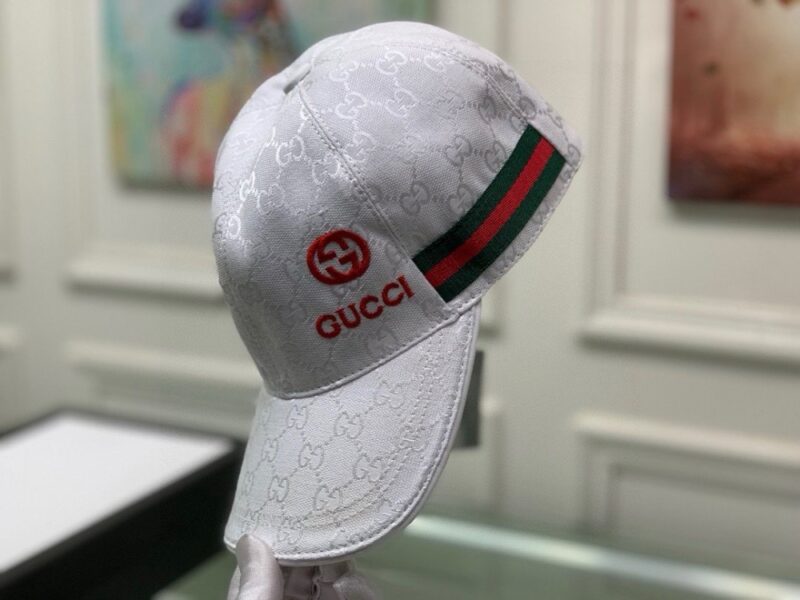 【AT2168】万年にわたるクラシックな商品の出荷！箱と布袋が付いています、Gucci（グッチ）のクラシックな野球帽😍😍 gucciの刺繍が施されており、キャンバス生地+最上級牛革、純綿裏地で、軽量で通気性があります！実物撮影、四季に合わせやすい男女兼用で、基本のヘッドサイズは56、貼り付け調節可能です。