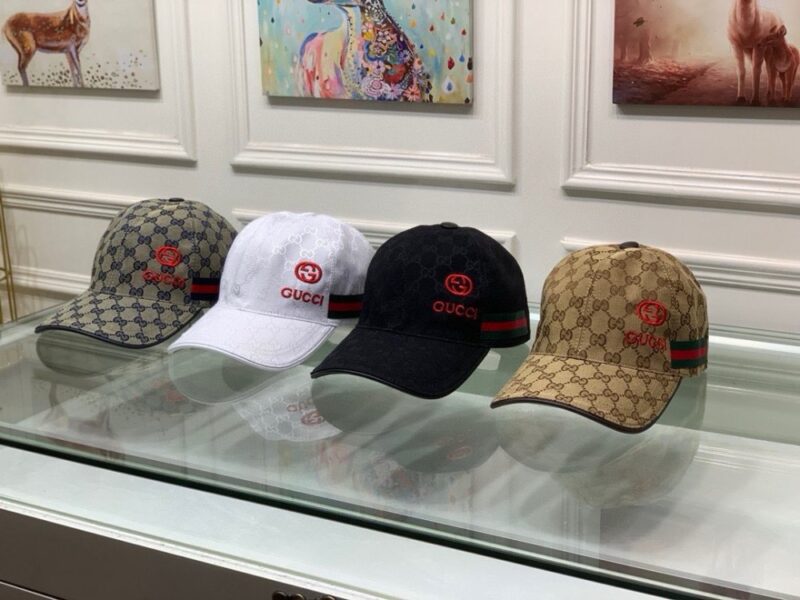 【AT2168】万年にわたるクラシックな商品の出荷！箱と布袋が付いています、Gucci（グッチ）のクラシックな野球帽😍😍 gucciの刺繍が施されており、キャンバス生地+最上級牛革、純綿裏地で、軽量で通気性があります！実物撮影、四季に合わせやすい男女兼用で、基本のヘッドサイズは56、貼り付け調節可能です。