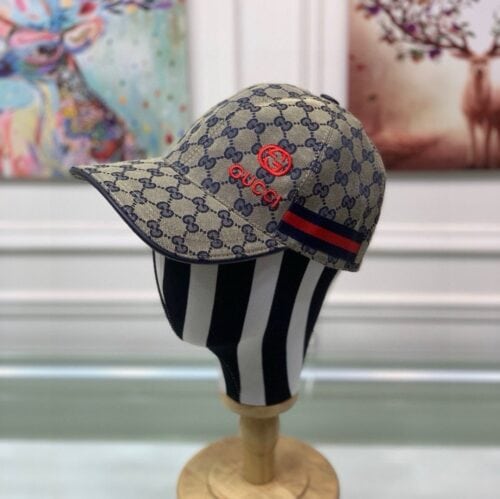 【AT2169】箱と布袋が付属しています。Gucci（グッチ）のクラシック野球帽😍😍グッチの刺繍が施され、キャンバス素材+最上級牛革、純綿裏地、軽く通気性があります！実物撮影、四季使える男女兼用、ベースのサイズは56で、貼り付け調節可能です