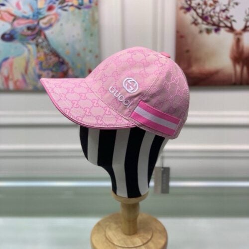 【AT2170】万年のクラシックモデルが出荷されました！ボックスと布袋が付属しています、Gucci（グッチ）のクラシックベースボールキャップ😍😍 グッチの小さな刺繍が施されており、帆布生地と上質な牛革を使用し、綿100％の裏地で軽く通気性があります！実物撮影、四季を通して男女問わずお使いいただける、基本的な頭囲は56cmで、ベルクロで調節可能です。