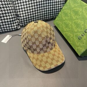 【AT2176】万年のクラシックなデザイン！ボックスと布袋付きのGucciの定番ベースボールキャップ😍😍。キャンバスと上質な牛革を使用し、軽量で通気性があります！実物撮影、四季を通して男女問わずお使いいただけます。基本的な頭囲は56cmで、パッチが調節可能です。