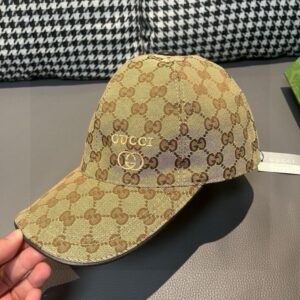 【AT2176】万年のクラシックなデザイン！ボックスと布袋付きのGucciの定番ベースボールキャップ😍😍。キャンバスと上質な牛革を使用し、軽量で通気性があります！実物撮影、四季を通して男女問わずお使いいただけます。基本的な頭囲は56cmで、パッチが調節可能です。