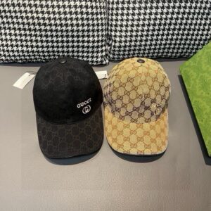 【AT2176】万年のクラシックなデザイン！ボックスと布袋付きのGucciの定番ベースボールキャップ😍😍。キャンバスと上質な牛革を使用し、軽量で通気性があります！実物撮影、四季を通して男女問わずお使いいただけます。基本的な頭囲は56cmで、パッチが調節可能です。