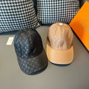 【AT2178】LV (Louis Vuitton) この新製品はボックスと布袋が付いています。LVルイヴィトンの新しい野球帽は、ダークな模様のプリント、オックスフォード生地と上質な牛革を使用しており、純綿の裏地で軽く通気性があります！品質は抜群で、基本的な頭囲は56センチ、ベルクロで調整可能です。
