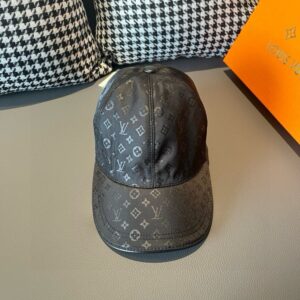 【AT2179】LV (Louis Vuitton) 新しい出荷品！箱と布袋が付いています。LVルイ・ヴィトン、新しいベースボールキャップ、ダークパターンプリント、オックスフォード生地+最上級牛革、純綿裏地、軽く通気性があります！品質は最高です、基本的な頭囲56、貼付け調整可能です。