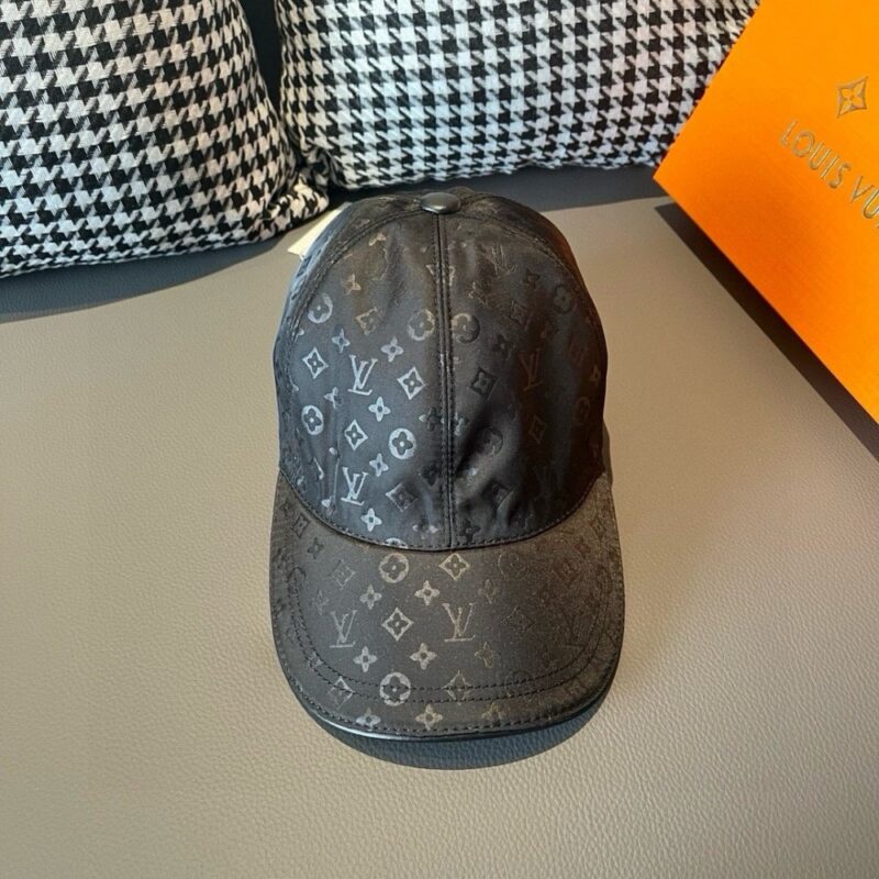 【AT2179】LV (Louis Vuitton) 新しい出荷品！箱と布袋が付いています。LVルイ・ヴィトン、新しいベースボールキャップ、ダークパターンプリント、オックスフォード生地+最上級牛革、純綿裏地、軽く通気性があります！品質は最高です、基本的な頭囲56、貼付け調整可能です。