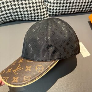 【AT2183】LV (Louis Vuitton) 箱の中に布袋付き、LV(ルイ・ヴィトン)、新しいタイプの野球帽、オールドフラワー柄、プリント生地と専門店のオールドフラワーレザーを組み合わせ、細かい仕事が完璧で、質がとてもいいです。基本的なサイズは56で、パッチが調節可能です。