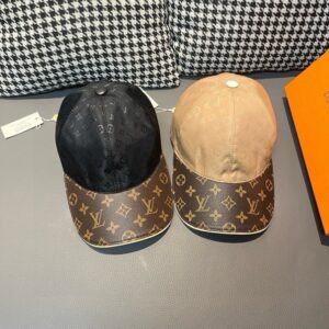 【AT2183】LV (Louis Vuitton) 箱の中に布袋付き、LV(ルイ・ヴィトン)、新しいタイプの野球帽、オールドフラワー柄、プリント生地と専門店のオールドフラワーレザーを組み合わせ、細かい仕事が完璧で、質がとてもいいです。基本的なサイズは56で、パッチが調節可能です。