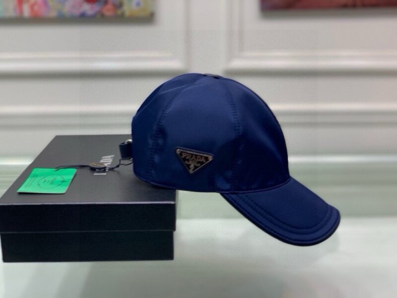 【AT2187】火炎を帯びた逆三角形の４色出荷！ ボックス＆バッグ付き、Pradaのクラシックなベースボールキャップ、クラシックな逆三角形の金属ロゴ、オックスフォード生地+最上級牛革、軽くて通気性があります！ 超優れた品質、基本的な頭周り56、パッチ調節可能。