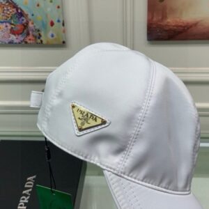 【AT2188】Prada 火爆なダウンベースボールキャップ4色入り！ボックスと布バッグ付き、プラダのクラシックなベースボールキャップ、クラシックな逆三角形の金属のロゴ、オックスフォード生地+最上級牛革、軽量で通気性があります！品質は最高で、基本的なヘッドサイズは56、パッチで調整可能