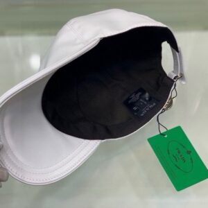 【AT2188】Prada 火爆なダウンベースボールキャップ4色入り！ボックスと布バッグ付き、プラダのクラシックなベースボールキャップ、クラシックな逆三角形の金属のロゴ、オックスフォード生地+最上級牛革、軽量で通気性があります！品質は最高で、基本的なヘッドサイズは56、パッチで調整可能
