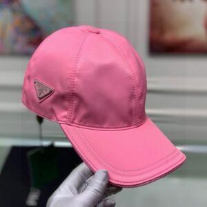 【AT2189】Prada 火がついている逆三角形の四角形の出荷！ボックスと布袋が付属しており、Pradaのクラシックなベースボールキャップで、クラシックな逆三角形のメタルロゴが付いています。オックスフォード生地+最上級牛革で、軽くて通気性があります！品質は最高で、基本的なヘッドサイズは56で、貼り付け部分で調整可能です。