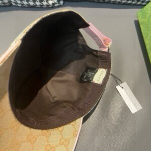 【AT2193】Gucci ボックスと布袋には付属しており、帆布素材と最上級の牛革で作られているため、軽く通気性があります！実物撮影で、四季に合わせて男女問わず使えます。基本的なヘッドサイズは56で、パッチを調整できます。