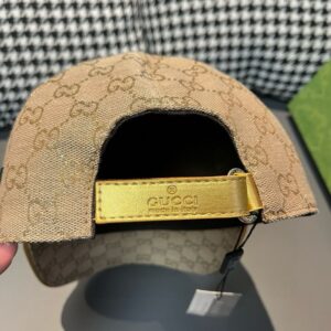 【AT2197】お箱入りの袋付き、Gucciのクラシックなベースボールキャップ😍😍。金糸のロゴが特徴です。キャンバス素材+牛革、コットン裏地、軽量で通気性があります！実物撮影、四季に合わせて男女兼用、基本的なヘッドサイズは56、ベルクロで調整可能です。