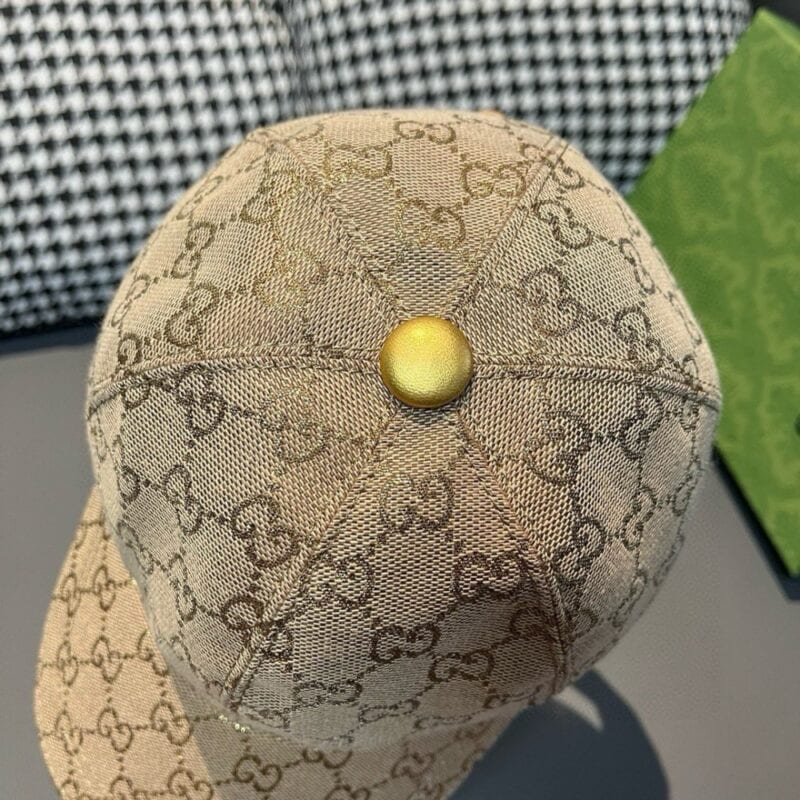 【AT2198】ギフトボックスと布袋付き、Gucciのクラシックな野球帽😍😍ゴールドロゴ。キャンバス地+上質な牛革製、純綿裏地、軽量で通気性があります！実物撮影、四季に合わせて男女問わずお使いいただけます。ベーシックな頭囲56、パッチで調節可能です。