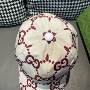 【AT2199】公式ウェブサイトの新作が入荷し、パッケージの布袋と一緒に提供されます。Gucciの最新のベースボールキャップは、完璧な花柄が特徴で、キャンバス地と上質な牛革で作られており、軽量で通気性があります。基本的なサイズは56で、調整可能なパッチが付いています。