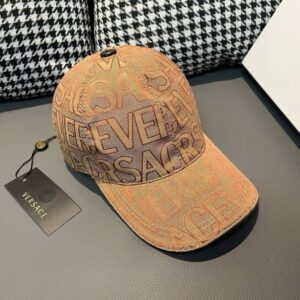 【AT2204】爆買い出荷中！VERSACE（ヴェルサーチ）の新作ベースボールキャップ、専用包装布袋付き、専門店布地＋上質牛革、パッチ調整可能、4色が人気販売中。