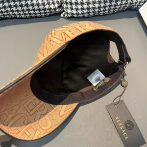 【AT2204】爆買い出荷中！VERSACE（ヴェルサーチ）の新作ベースボールキャップ、専用包装布袋付き、専門店布地＋上質牛革、パッチ調整可能、4色が人気販売中。