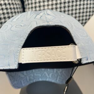 【AT2207】爆発的な販売！VERSACE（ヴェルサーチ）の新しいベースボールキャップ、専用の包装布製袋付き、カウンター布地+上質な牛革、調整可能なパッチ付き、4色が大ヒット中。