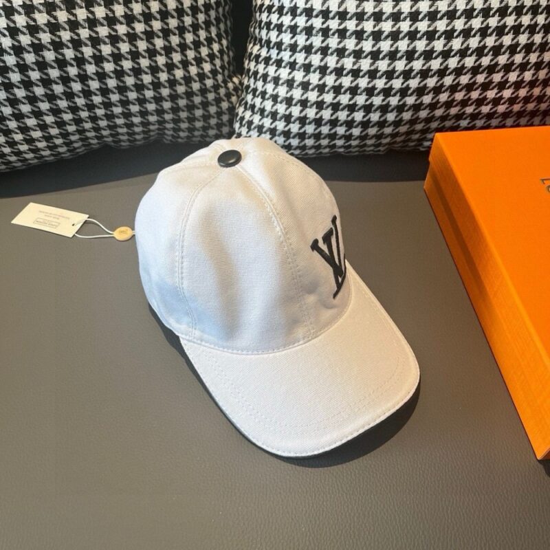 【AT2208】配箱布袋に入れる、LV(ルイ・ヴィトン)新作のベースボールキャップ。LVの刺繍が施されており、キャンバス生地と上質な牛革を使用。高品質な刺繍が施されており、基本的な頭囲は56で、パッチが調節可能です。