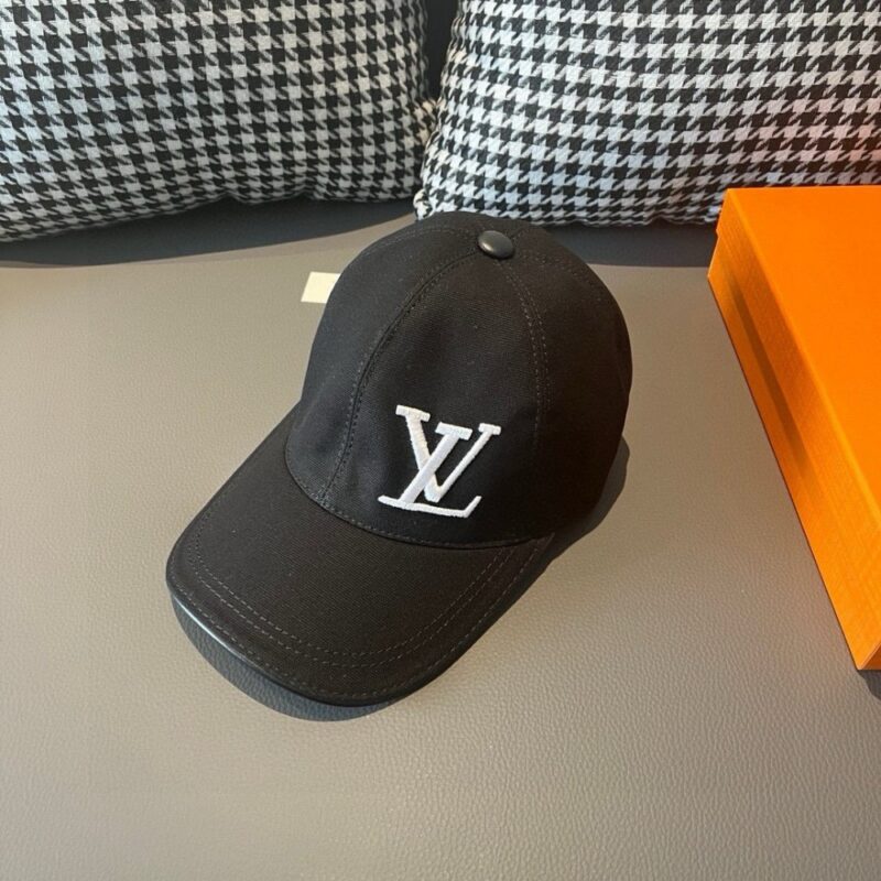 【AT2209】箱入れのポーチ、LV（ルイ・ヴィトン）の新作野球帽、LVの刺繍、帆布素材と最上級牛革を使用、細かい刺繍が施されています！クオリティは最高で、基本的な頭囲は56cmで、パッチ部分は調節可能です。