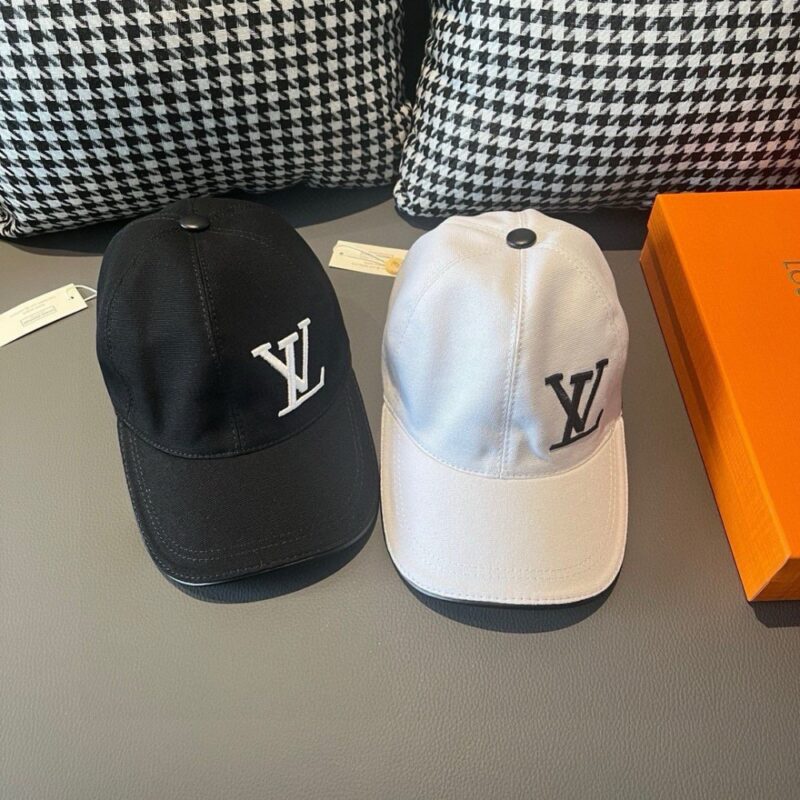 【AT2209】箱入れのポーチ、LV（ルイ・ヴィトン）の新作野球帽、LVの刺繍、帆布素材と最上級牛革を使用、細かい刺繍が施されています！クオリティは最高で、基本的な頭囲は56cmで、パッチ部分は調節可能です。