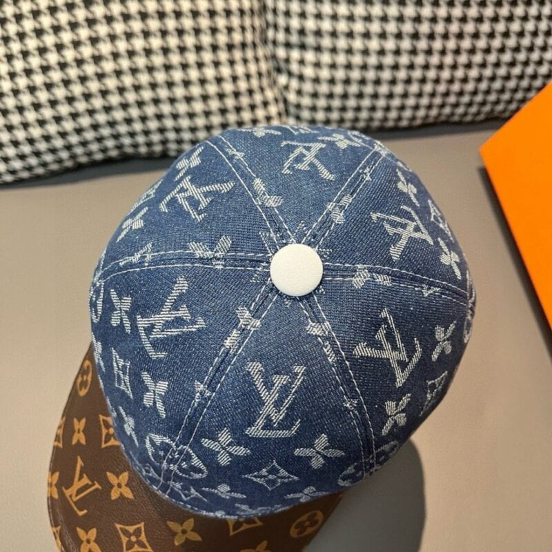 【AT2211】LV (Louis Vuitton) ボックスと布袋が付いたLV(ルイ・ヴィトン)の新しいベースボールキャップ、オールドフラワーのパッチワーク、デニム生地+専門店のオールドフラワーレザー、細かい仕事が完璧で、品質は最高です。基本的なヘッドサイズは56で、パッチは調整可能です。