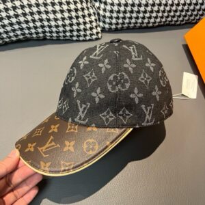 【AT2212】LV (Louis Vuitton) 盒子に入った布袋とLV（ルイ・ヴィトン）の新しい野球帽、モノグラム柄、デニム生地+専門店のモノグラム革、細かい仕上げ、素晴らしい品質、基本的なヘッドサイズ56、ベルクロで調整可能。