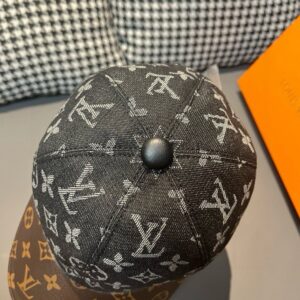 【AT2212】LV (Louis Vuitton) 盒子に入った布袋とLV（ルイ・ヴィトン）の新しい野球帽、モノグラム柄、デニム生地+専門店のモノグラム革、細かい仕上げ、素晴らしい品質、基本的なヘッドサイズ56、ベルクロで調整可能。
