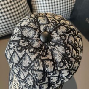 【AT2219】ボックス包装入りの布袋、Diorの新しい野球帽、Diorのモノグラム柄、ヴィンテージ風味たっぷり、キャンバス生地+上質な牛革、純綿裏地、軽やかで通気性抜群！品質は最高で、基本的なヘッドサイズは56ですが、パッチを調節できます。