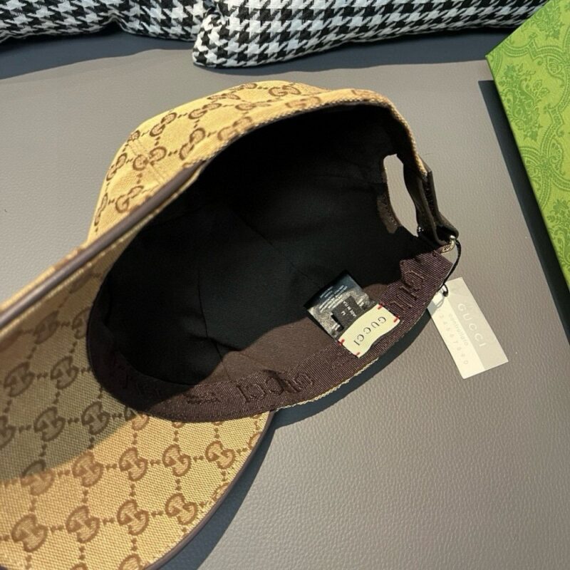 【AT2220】爆買いのオールカラー入荷 NY&Gucci コラボモデルのベースボールキャップ、最新モデルが専門店で買えます。NY 刺繍入り、通気性のある帆布素材+上質な牛革、細部まで完璧な仕上がり。独自の実物撮影、男女問わずにお使いいただけます。専用ボックスと袋が付属し、専門店のセカンドライン四色をご用意しています！