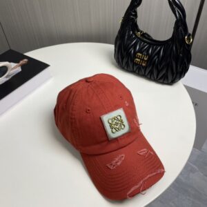 【AT2225】🧢ロエベLoewe〜新しいベースボールキャップ🧢、シンプルでクラシックなロゴ、質感が素晴らしい👍、上質なブランドの雰囲気、女神必須アイテム、カップル向け。