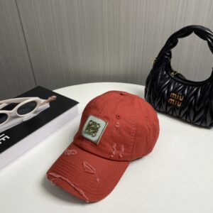 【AT2225】🧢ロエベLoewe〜新しいベースボールキャップ🧢、シンプルでクラシックなロゴ、質感が素晴らしい👍、上質なブランドの雰囲気、女神必須アイテム、カップル向け。