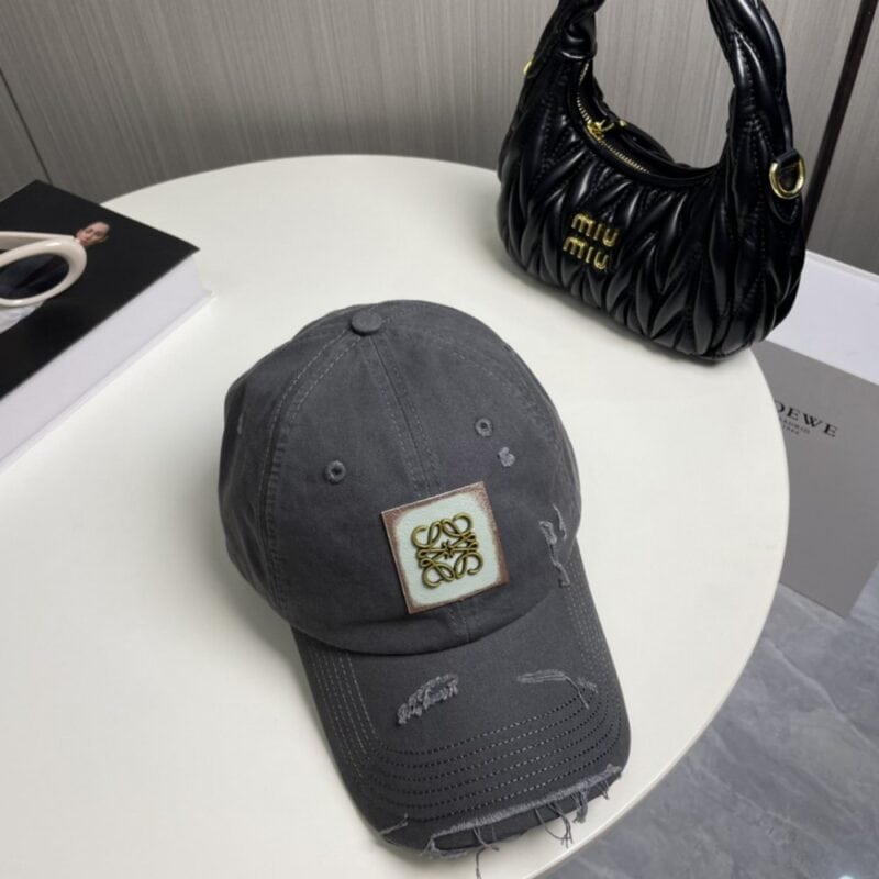 【AT2226】ロエヴェLoeweの新しいベースボールキャップ、シンプルでクラシックなロゴ、質感が素晴らしい👍、上質なブランドアイテム、女神必須のアイテム、カップル向け。