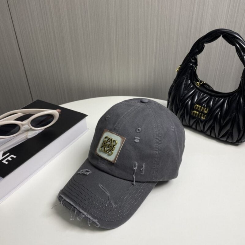 【AT2226】ロエヴェLoeweの新しいベースボールキャップ、シンプルでクラシックなロゴ、質感が素晴らしい👍、上質なブランドアイテム、女神必須のアイテム、カップル向け。
