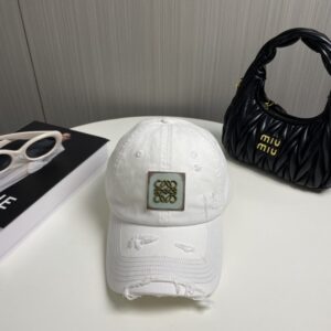 【AT2227】🧢 ロイヤル・ロエベ（Loewe）～新デザインのベースボールキャップ🧢、シンプルでクラシックなロゴ、質感が最高👍、上品なブランドの雰囲気、女神必需アイテム、カップル向け。