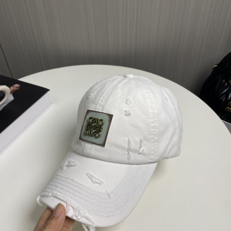 【AT2227】🧢 ロイヤル・ロエベ（Loewe）～新デザインのベースボールキャップ🧢、シンプルでクラシックなロゴ、質感が最高👍、上品なブランドの雰囲気、女神必需アイテム、カップル向け。