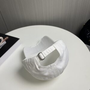 【AT2227】🧢 ロイヤル・ロエベ（Loewe）～新デザインのベースボールキャップ🧢、シンプルでクラシックなロゴ、質感が最高👍、上品なブランドの雰囲気、女神必需アイテム、カップル向け。