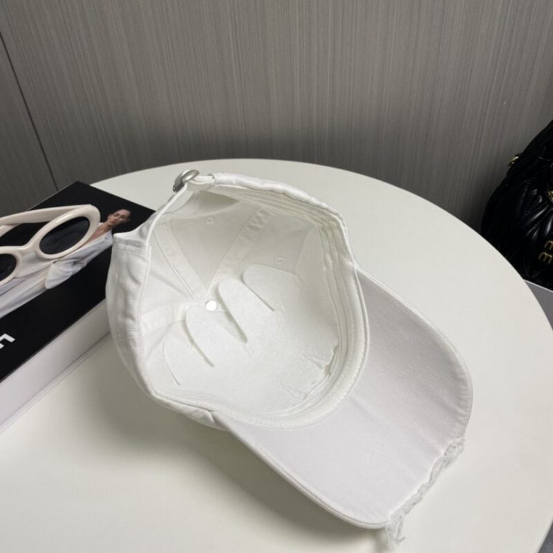 【AT2227】🧢 ロイヤル・ロエベ（Loewe）～新デザインのベースボールキャップ🧢、シンプルでクラシックなロゴ、質感が最高👍、上品なブランドの雰囲気、女神必需アイテム、カップル向け。