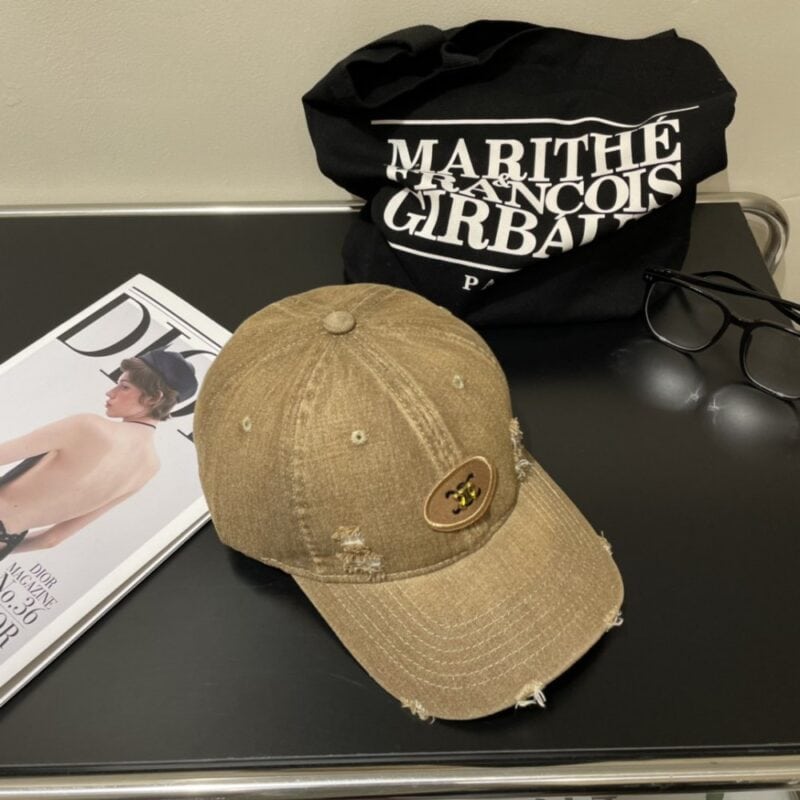 【AT2234】新しい CELINE ウォッシュドバスボールキャップ🧢🔥 出かけるときに必需品、高品質でラベルが完全です。 この機会にぜひ手に入れてください！