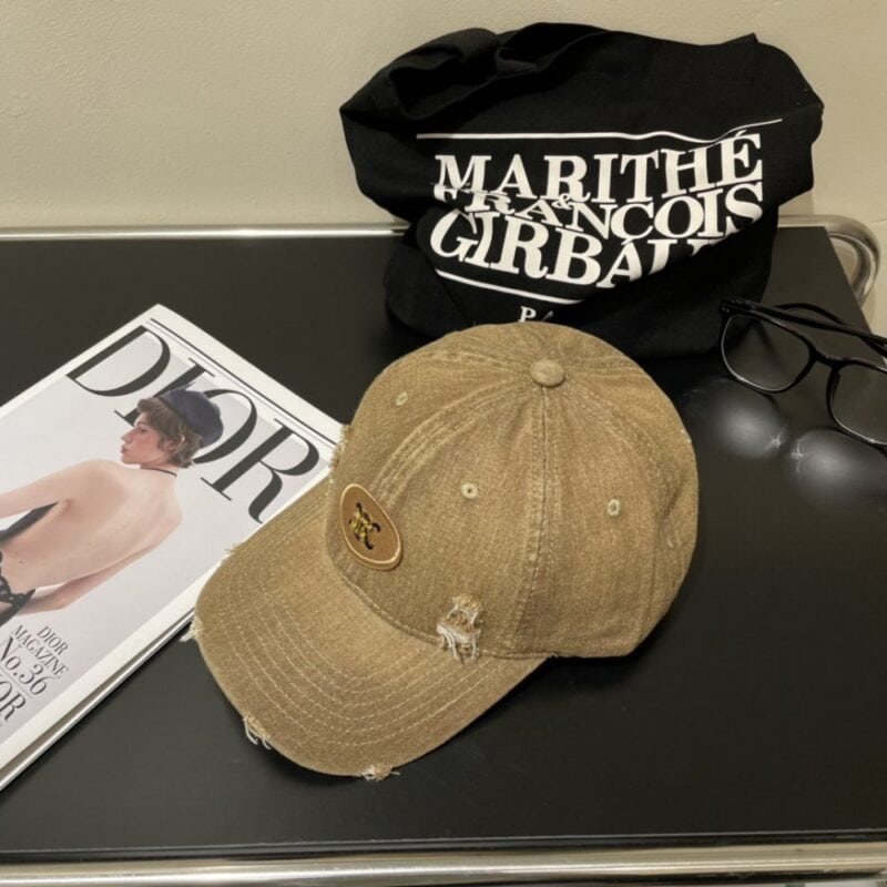 【AT2234】新しい CELINE ウォッシュドバスボールキャップ🧢🔥 出かけるときに必需品、高品質でラベルが完全です。 この機会にぜひ手に入れてください！