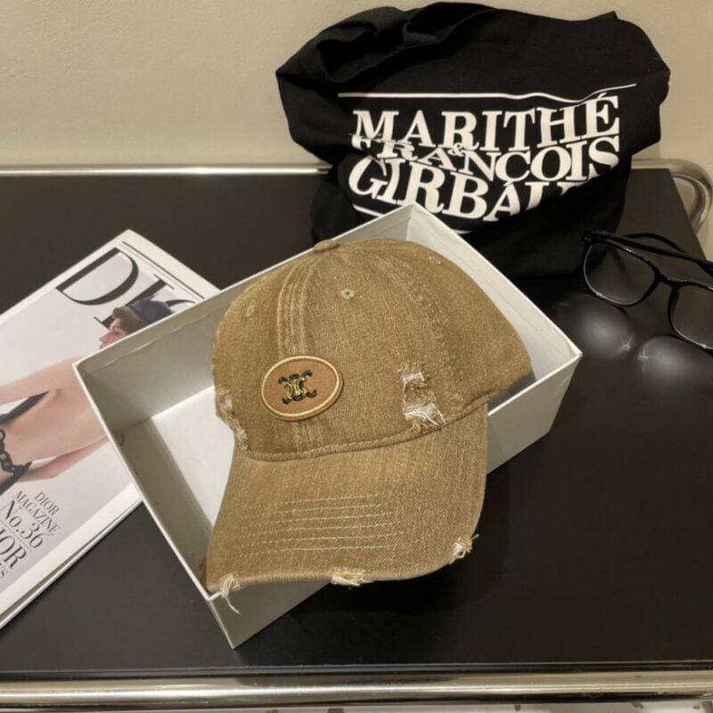 【AT2234】新しい CELINE ウォッシュドバスボールキャップ🧢🔥 出かけるときに必需品、高品質でラベルが完全です。 この機会にぜひ手に入れてください！